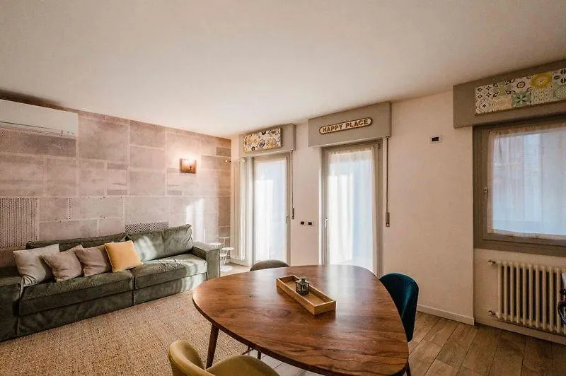 Moon And Sun Holiday Home Bergamo 0*,  Italy